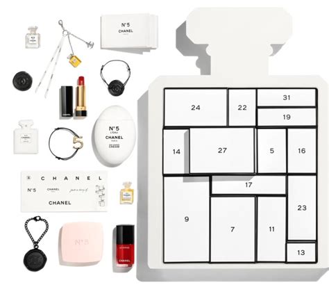 Chanel N°5 Advent Calendar .